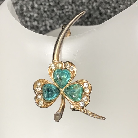 Vintage Jewelry - Vintage Clover Leaf Pin Brooch Gold Tone